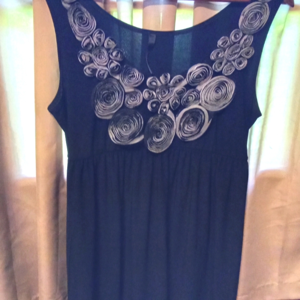 Nic & Dom black sleeveless dress